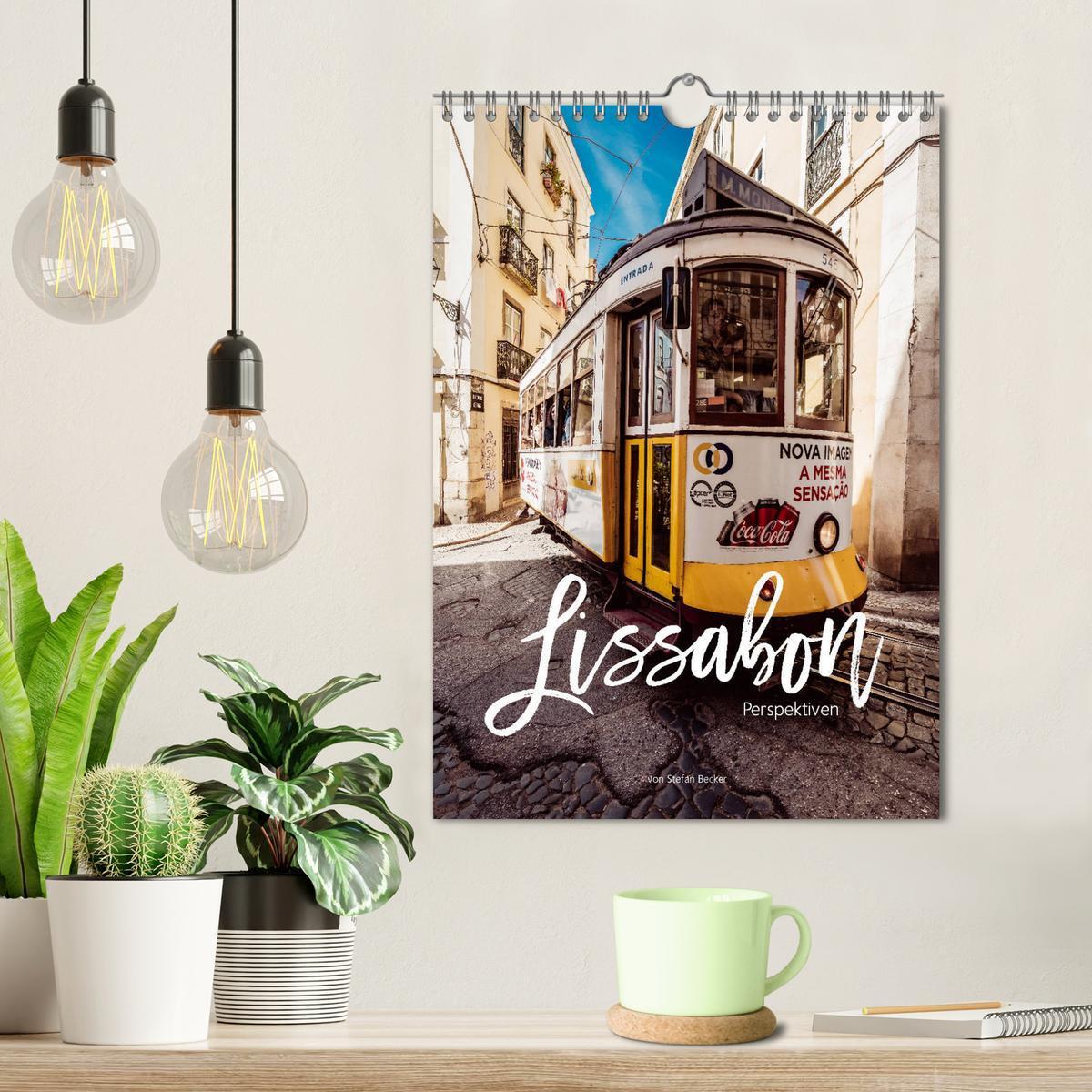 Bild: 9783435979202 | Lissabon Perspektiven (Wandkalender 2025 DIN A4 hoch), CALVENDO...