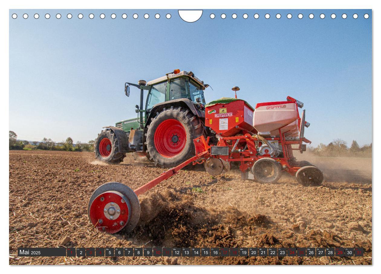 Bild: 9783383996535 | Landtechnik im Einsatz (Wandkalender 2025 DIN A4 quer), CALVENDO...