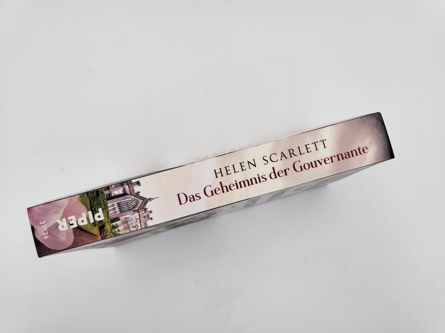 Bild: 9783492318242 | Das Geheimnis der Gouvernante | Helen Scarlett | Taschenbuch | 416 S.