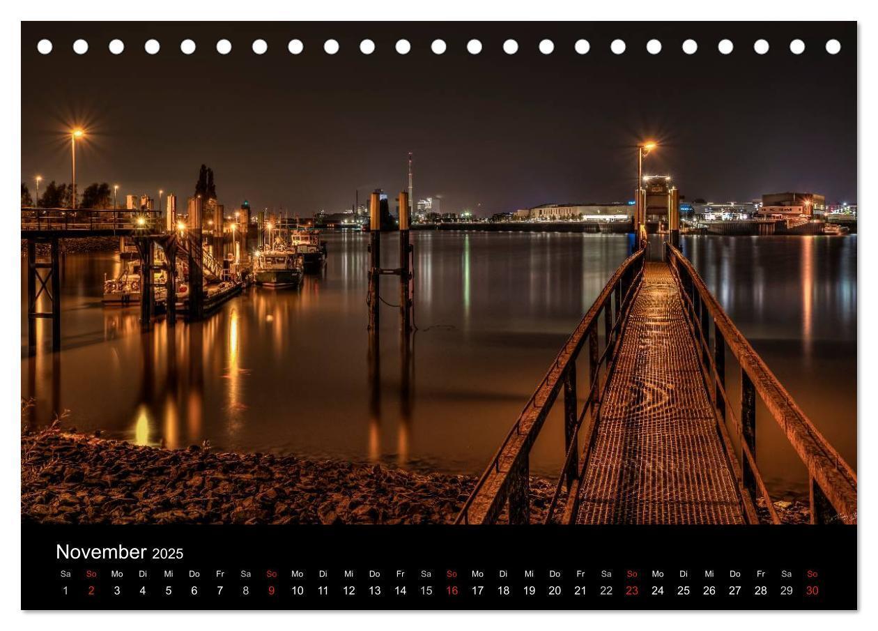 Bild: 9783435723485 | Bremen bei Nacht (Tischkalender 2025 DIN A5 quer), CALVENDO...