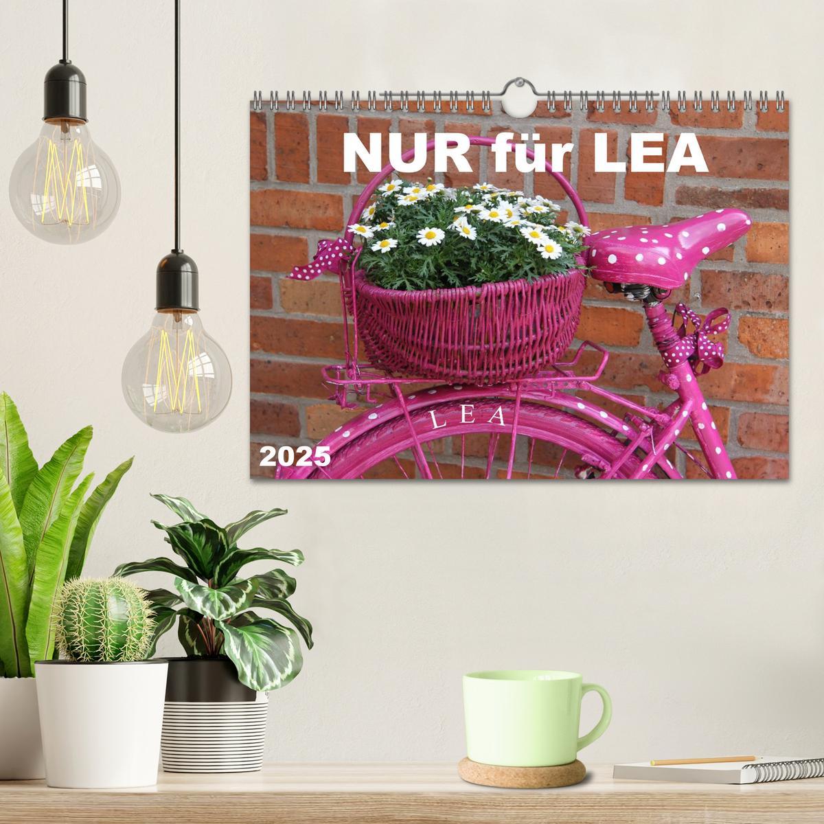 Bild: 9783435625093 | Nur für LEA (Wandkalender 2025 DIN A4 quer), CALVENDO Monatskalender