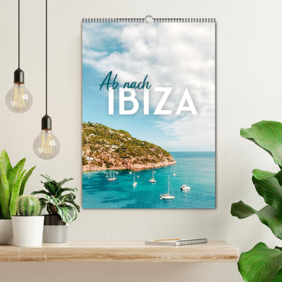 Bild: 9783435892907 | Ab nach Ibiza (Wandkalender 2025 DIN A2 hoch), CALVENDO Monatskalender