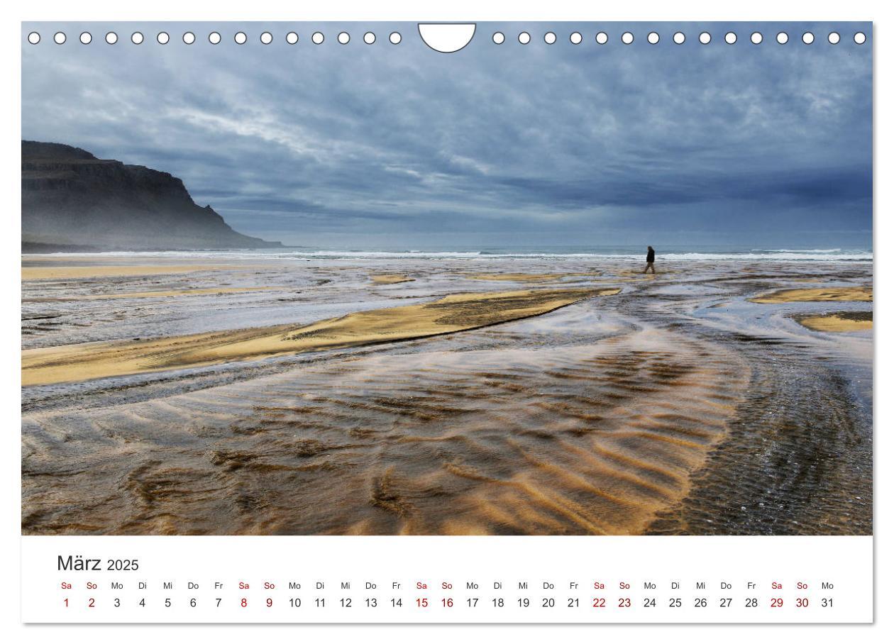 Bild: 9783435278817 | Landschaftsträume in den Westfjorden (Wandkalender 2025 DIN A4...