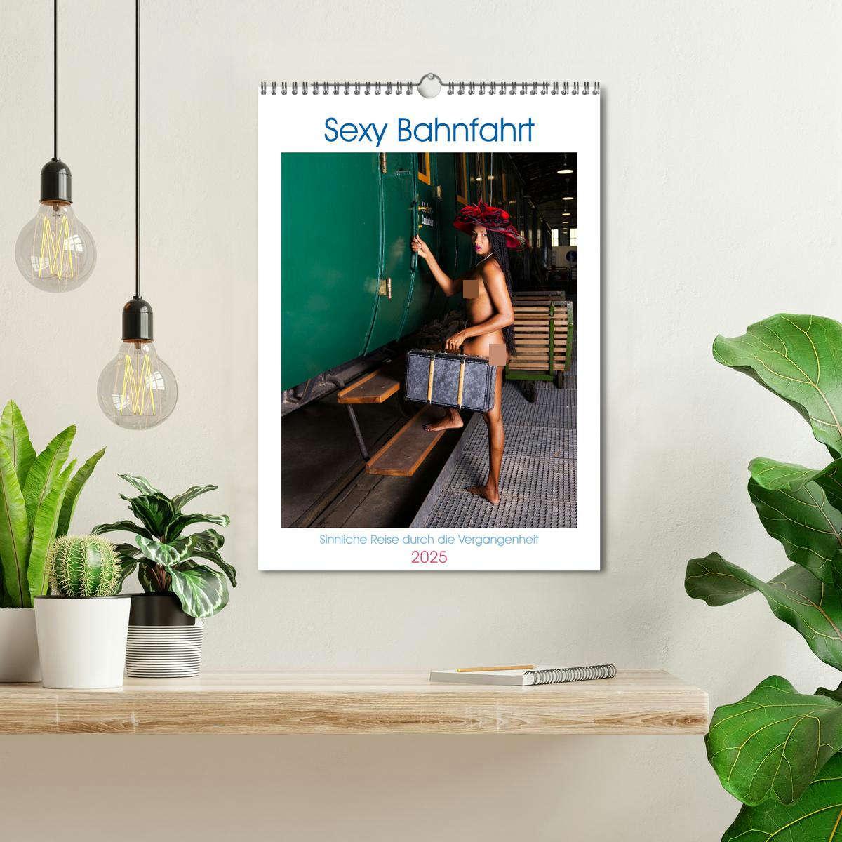 Bild: 9783435886302 | Sexy Bahnfahrt (Wandkalender 2025 DIN A3 hoch), CALVENDO...