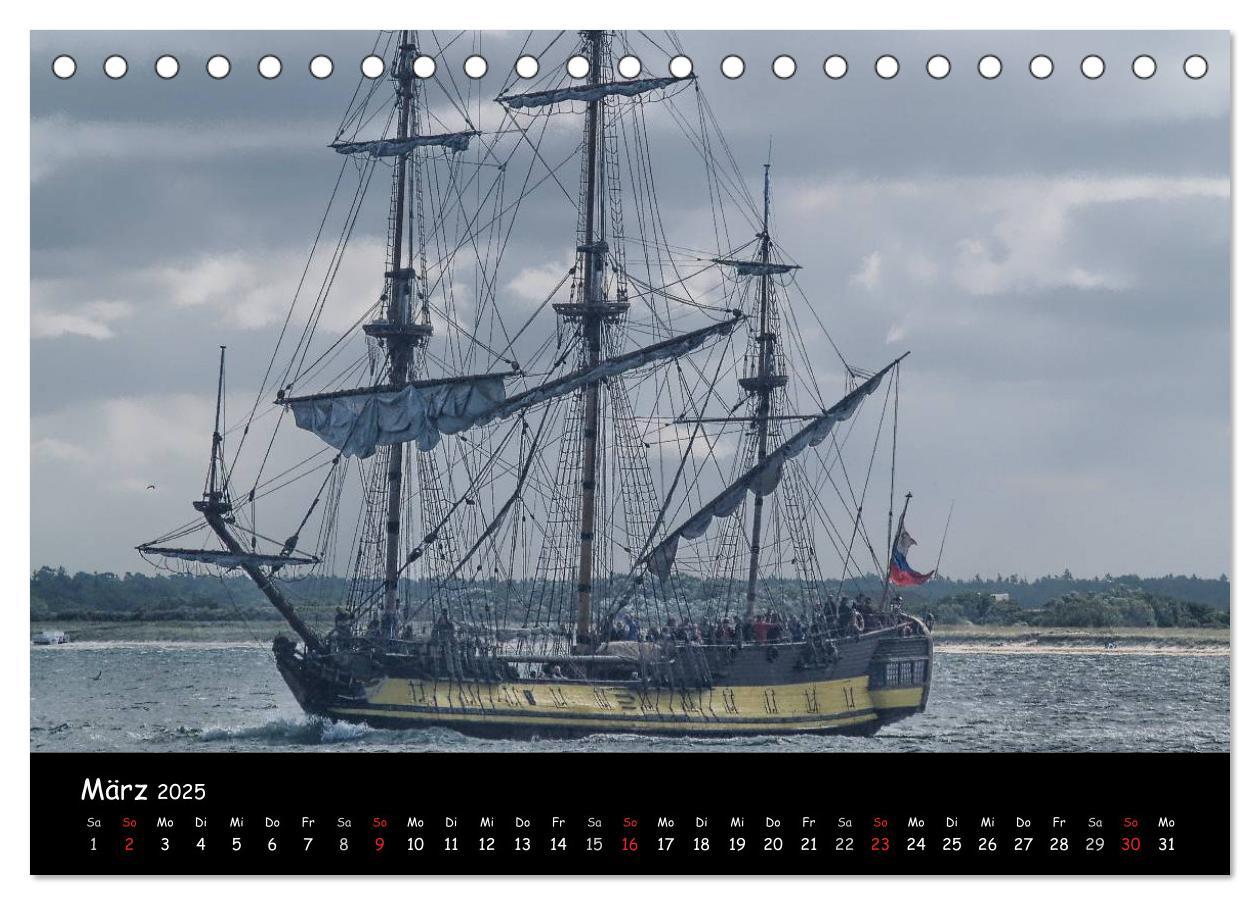 Bild: 9783435764266 | Windjammer vor Warnemünde (Tischkalender 2025 DIN A5 quer),...