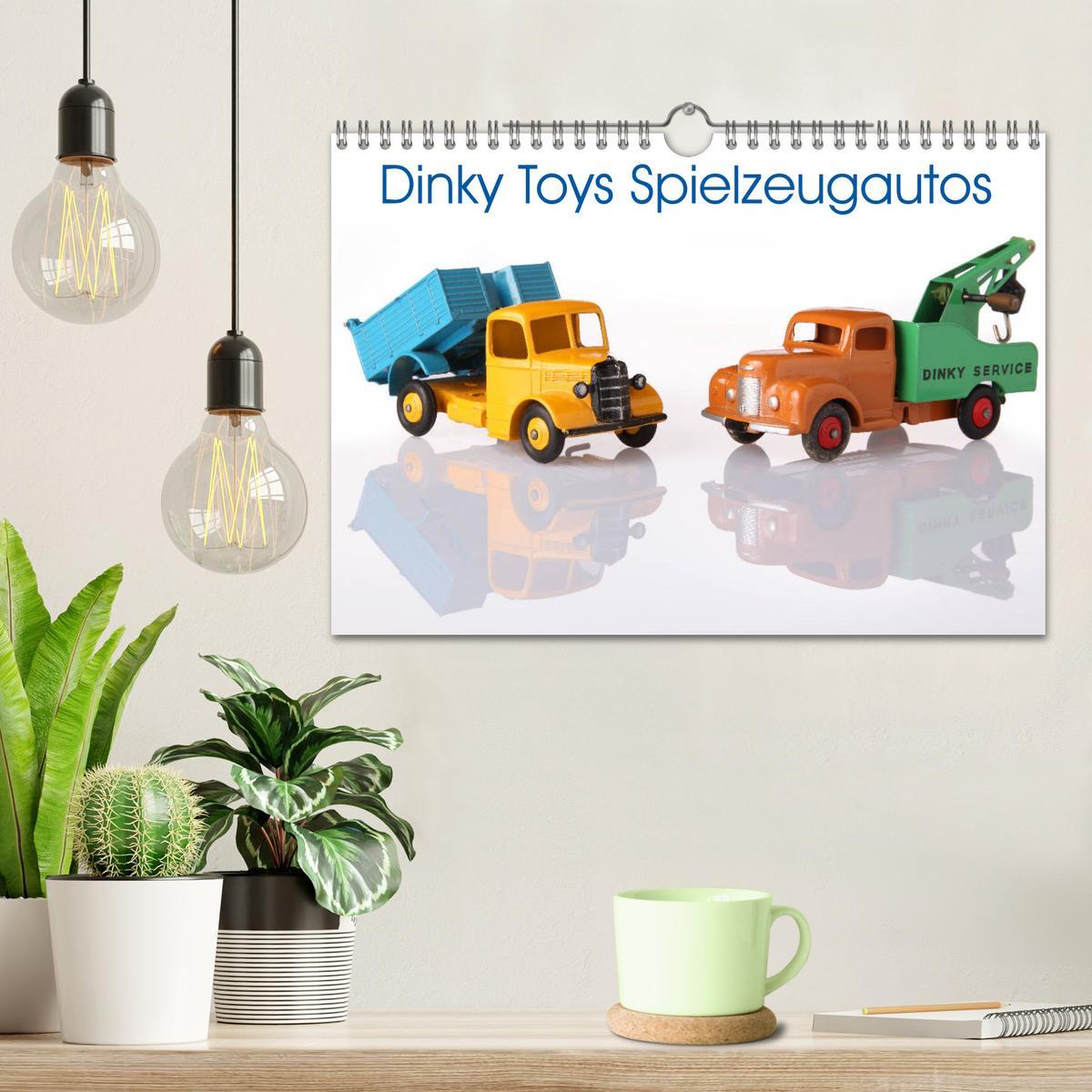 Bild: 9783435471041 | Dinky Toys Spielzeugautos (Wandkalender 2025 DIN A4 quer), CALVENDO...