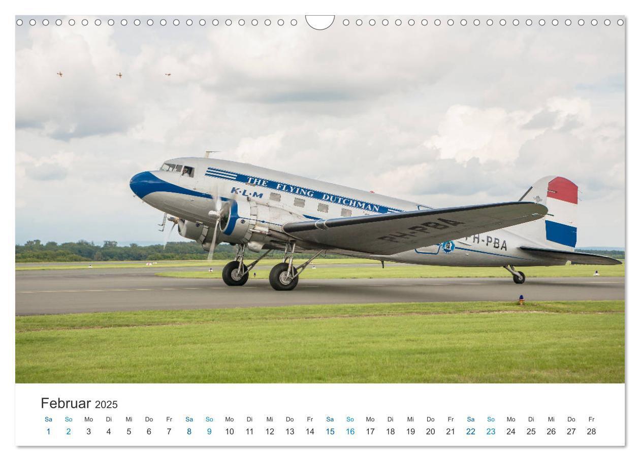 Bild: 9783435829927 | AVIATION CLASSICS seen by custompix.de (Wandkalender 2025 DIN A3...