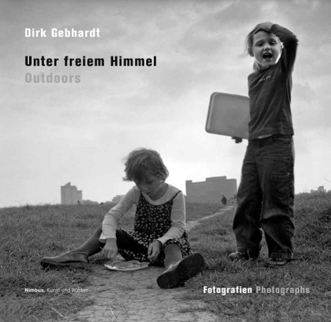 Cover: 9783907142905 | Unter freiem Himmel/Outdoors | Fotografien - Dt/engl | Nora Koldehoff