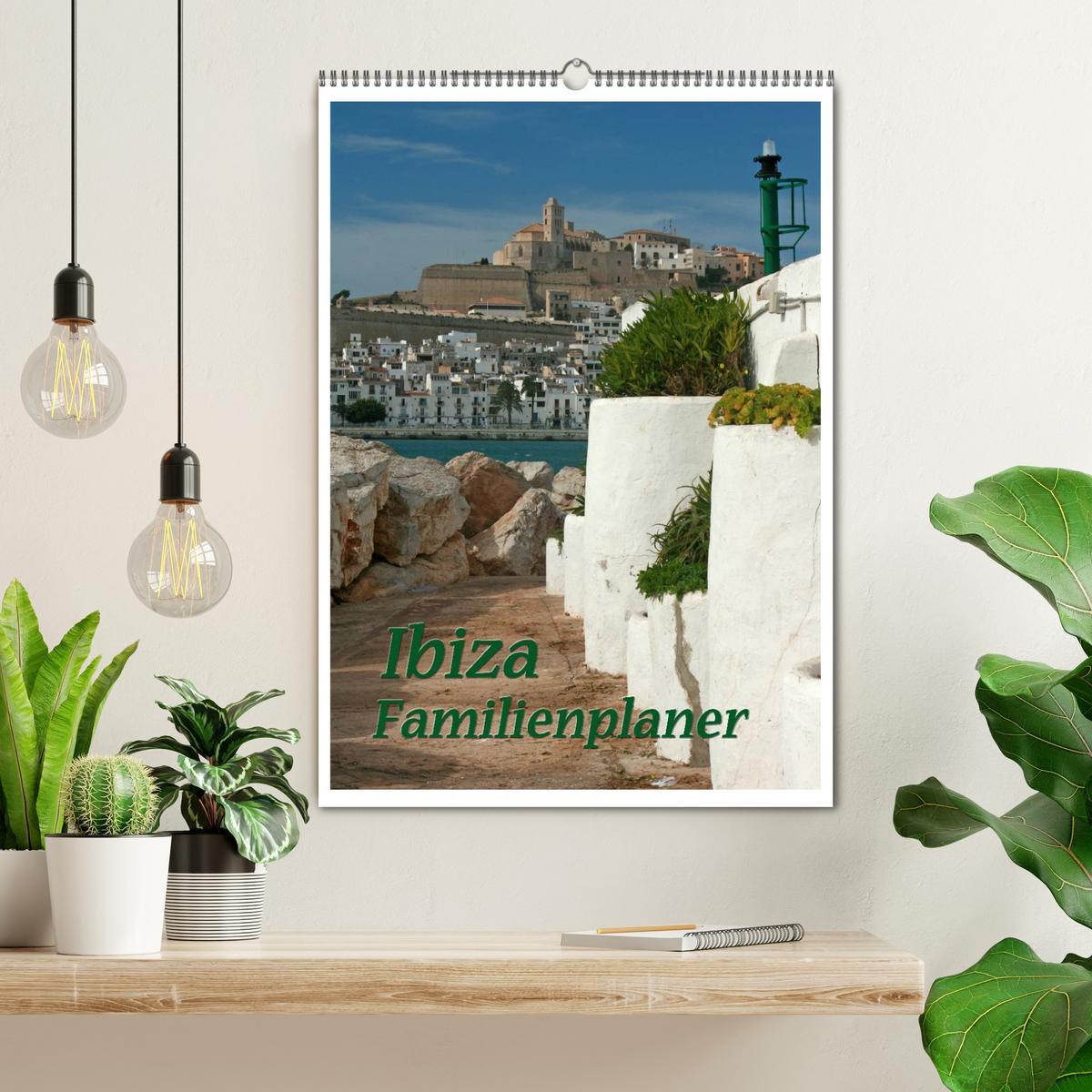 Bild: 9783457078952 | Ibiza / Familienplaner (Wandkalender 2025 DIN A2 hoch), CALVENDO...