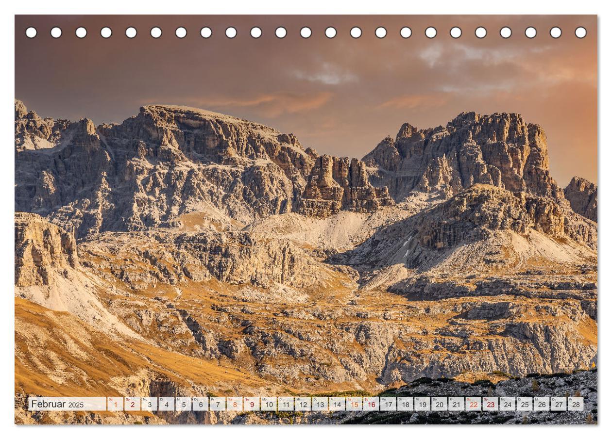 Bild: 9783383996672 | Bergwanderung Dolomiten rund um die Drei Zinnen (Tischkalender 2025...