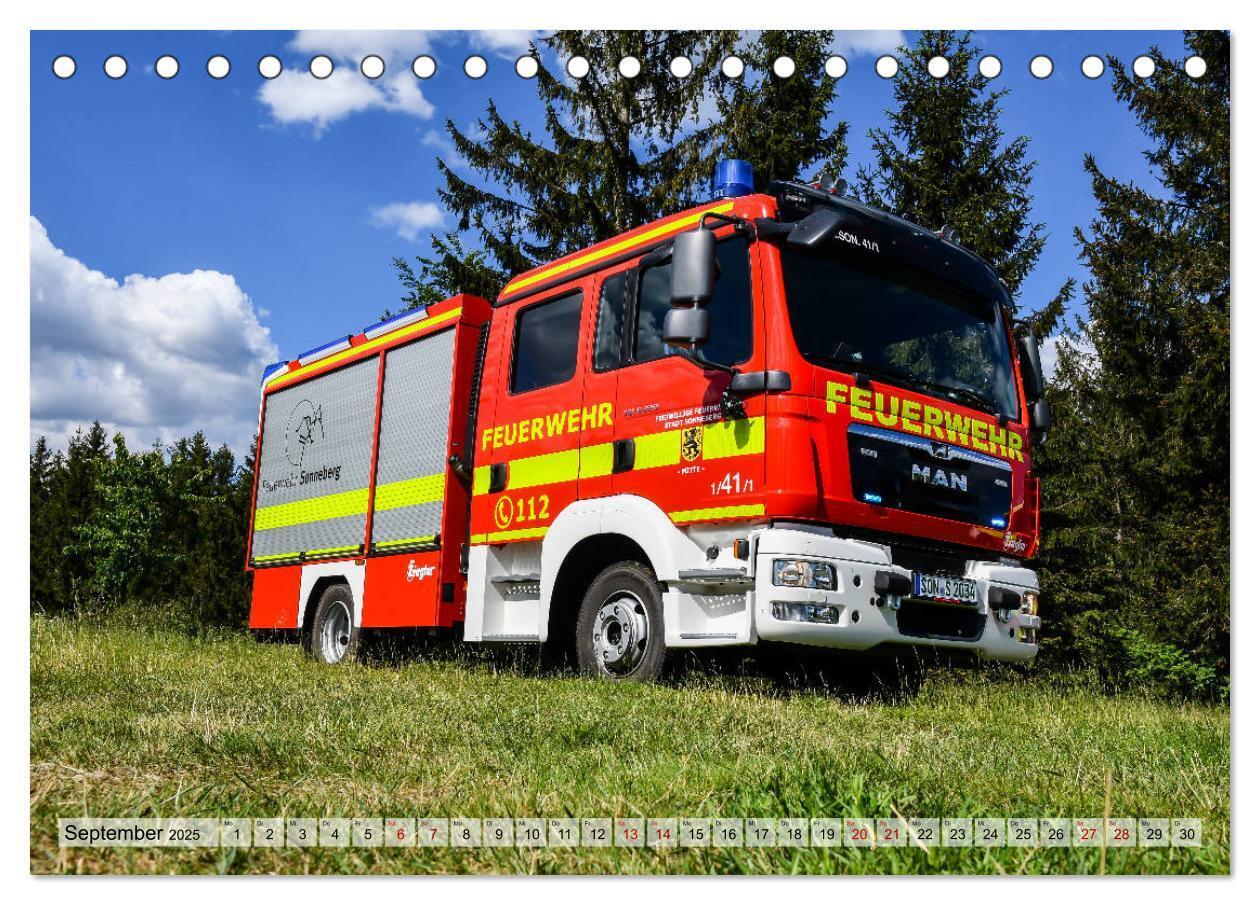 Bild: 9783435164325 | Feuerwehrfahrzeuge (Tischkalender 2025 DIN A5 quer), CALVENDO...