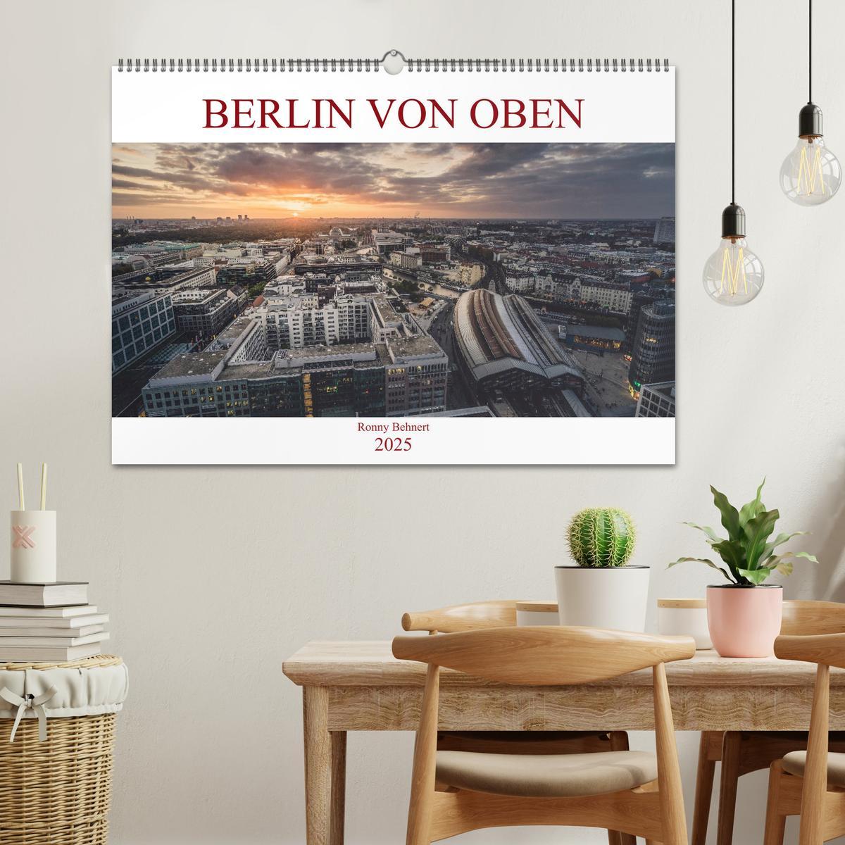 Bild: 9783435305643 | Berlin von oben (Wandkalender 2025 DIN A2 quer), CALVENDO...