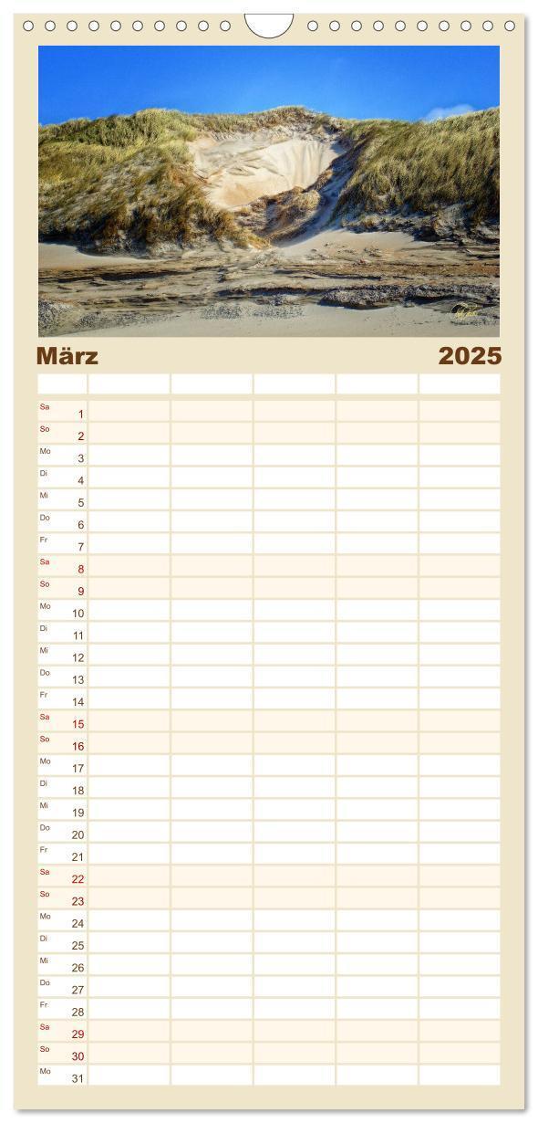 Bild: 9783457119297 | Familienplaner 2025 - Nordsee-Dünen mit 5 Spalten (Wandkalender, 21...