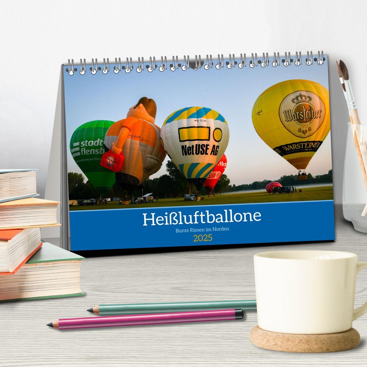 Bild: 9783457182505 | Heißluftballone - Bunte Riesen im Norden (Tischkalender 2025 DIN A5...