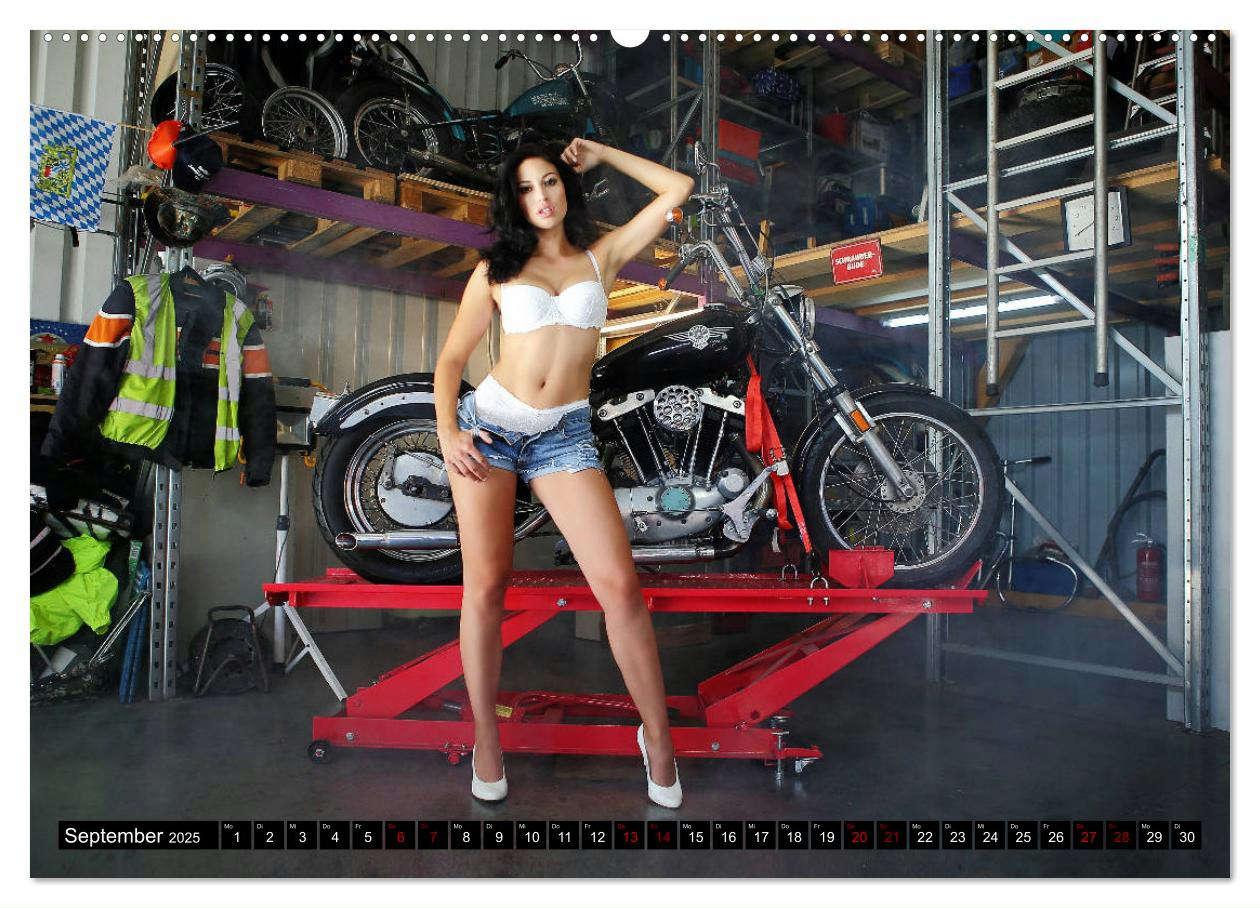 Bild: 9783435115471 | Motorräder und Sexy Girls (Wandkalender 2025 DIN A2 quer), CALVENDO...