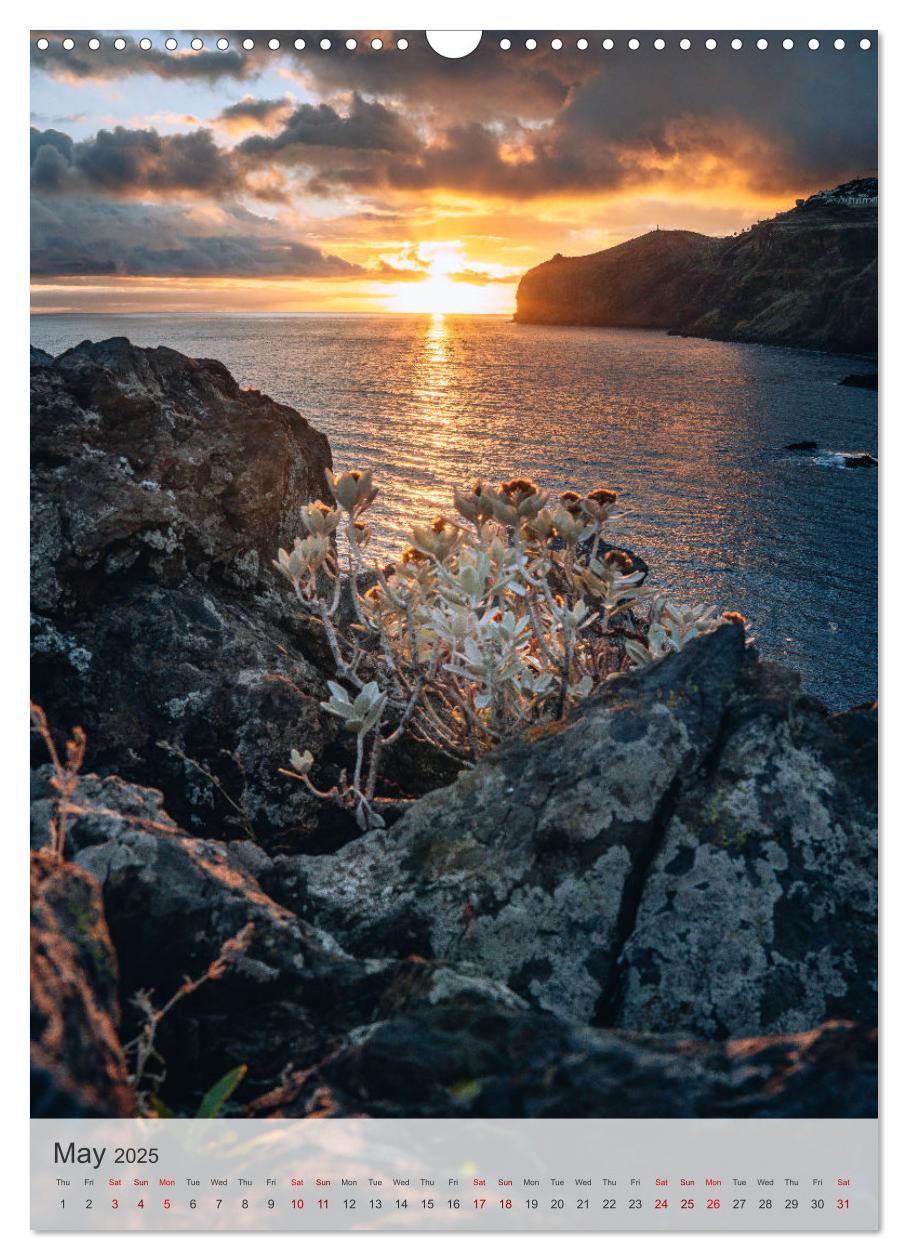 Bild: 9781325968077 | The Flower Island Madeira (Wall Calendar 2025 DIN A3 portrait),...