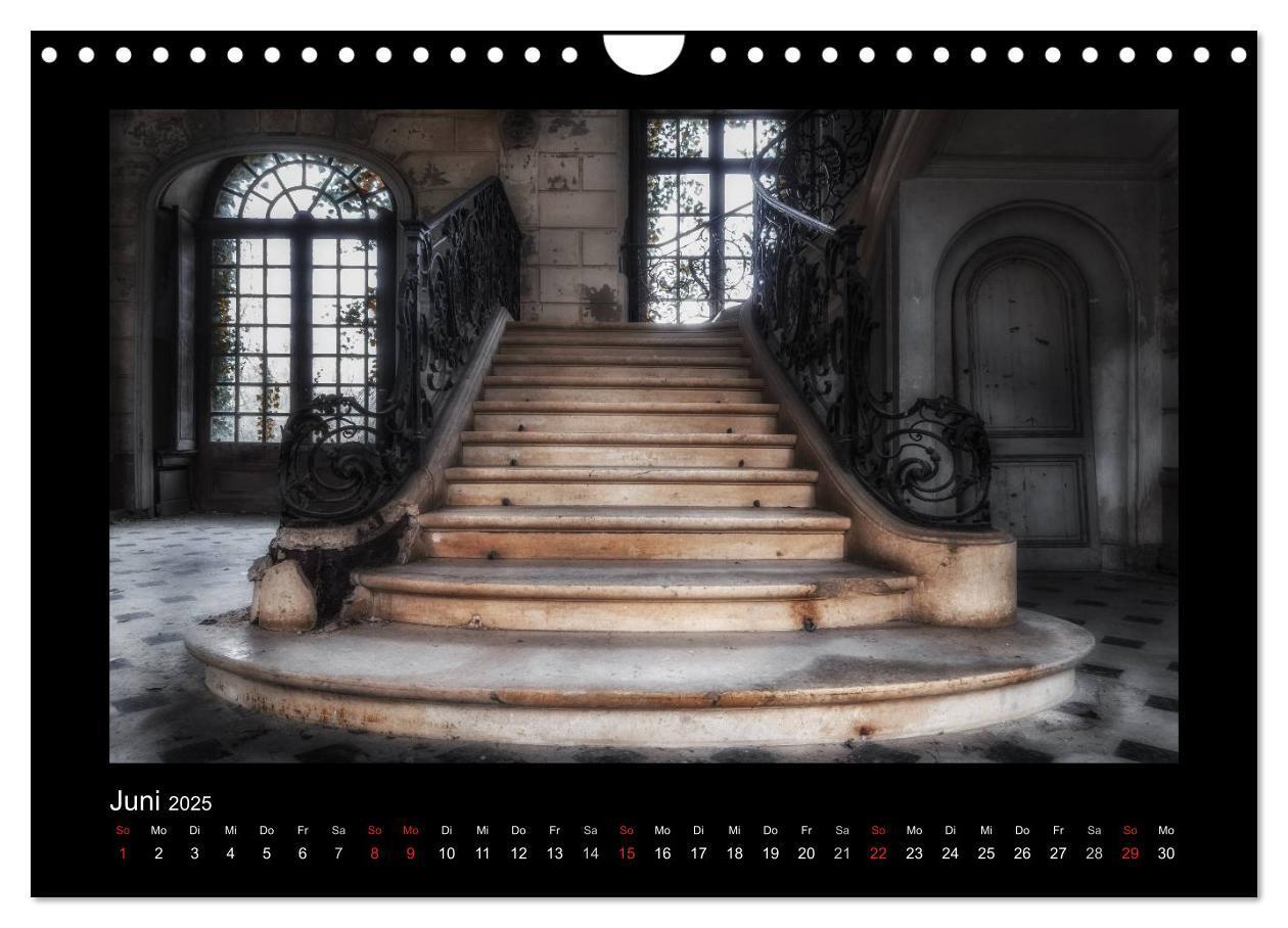 Bild: 9783435676088 | Lost Places - vergessene orte vergessener glanz (Wandkalender 2025...