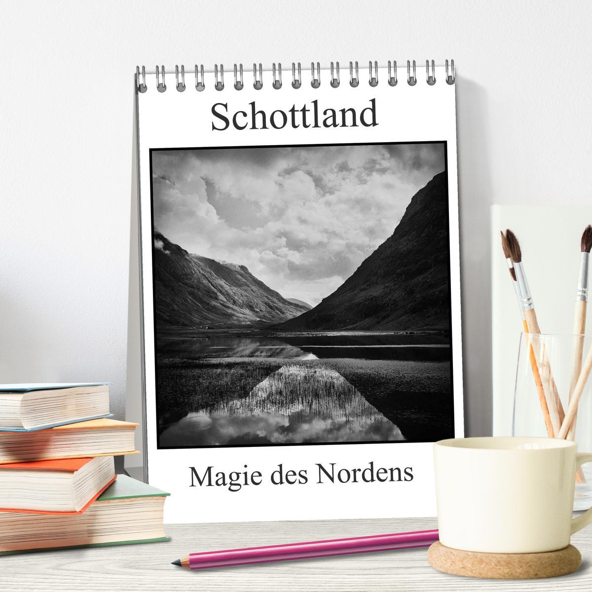 Bild: 9783457052693 | Schottland Magie des Nordens (Tischkalender 2025 DIN A5 hoch),...