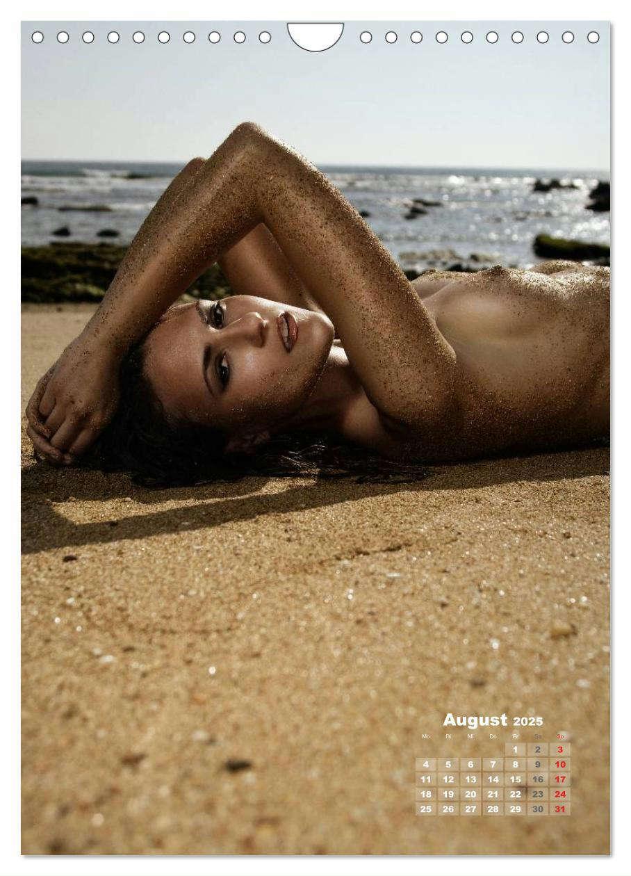 Bild: 9783457062159 | Erotische Momente am Strand (Wandkalender 2025 DIN A4 hoch),...