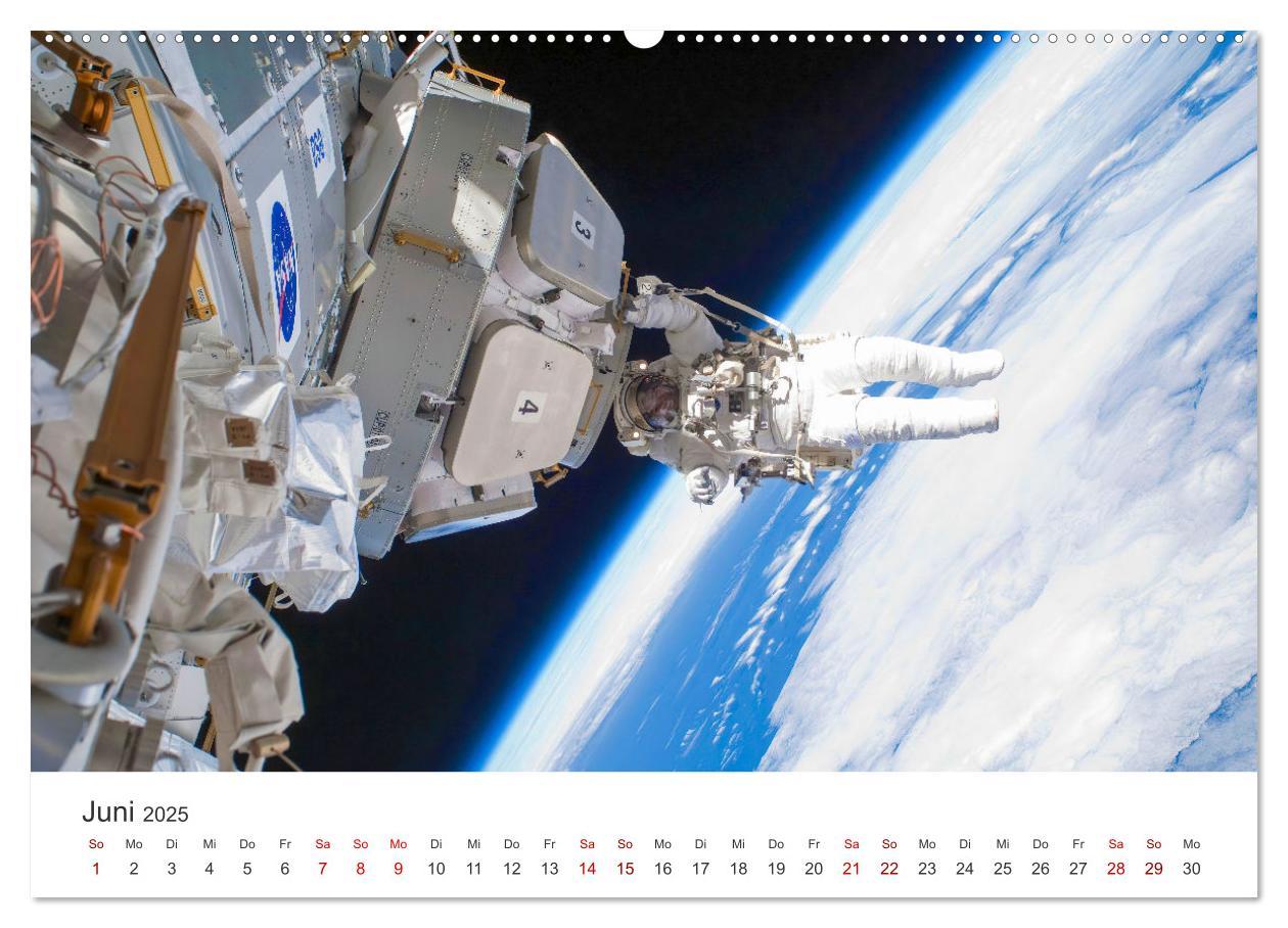 Bild: 9783457181690 | Astronauten - Menschen im Weltall (Wandkalender 2025 DIN A2 quer),...