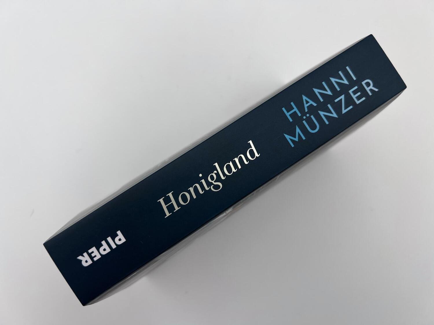 Bild: 9783492063968 | Honigland | Hanni Münzer | Taschenbuch | Am Ende der Nacht | 576 S.