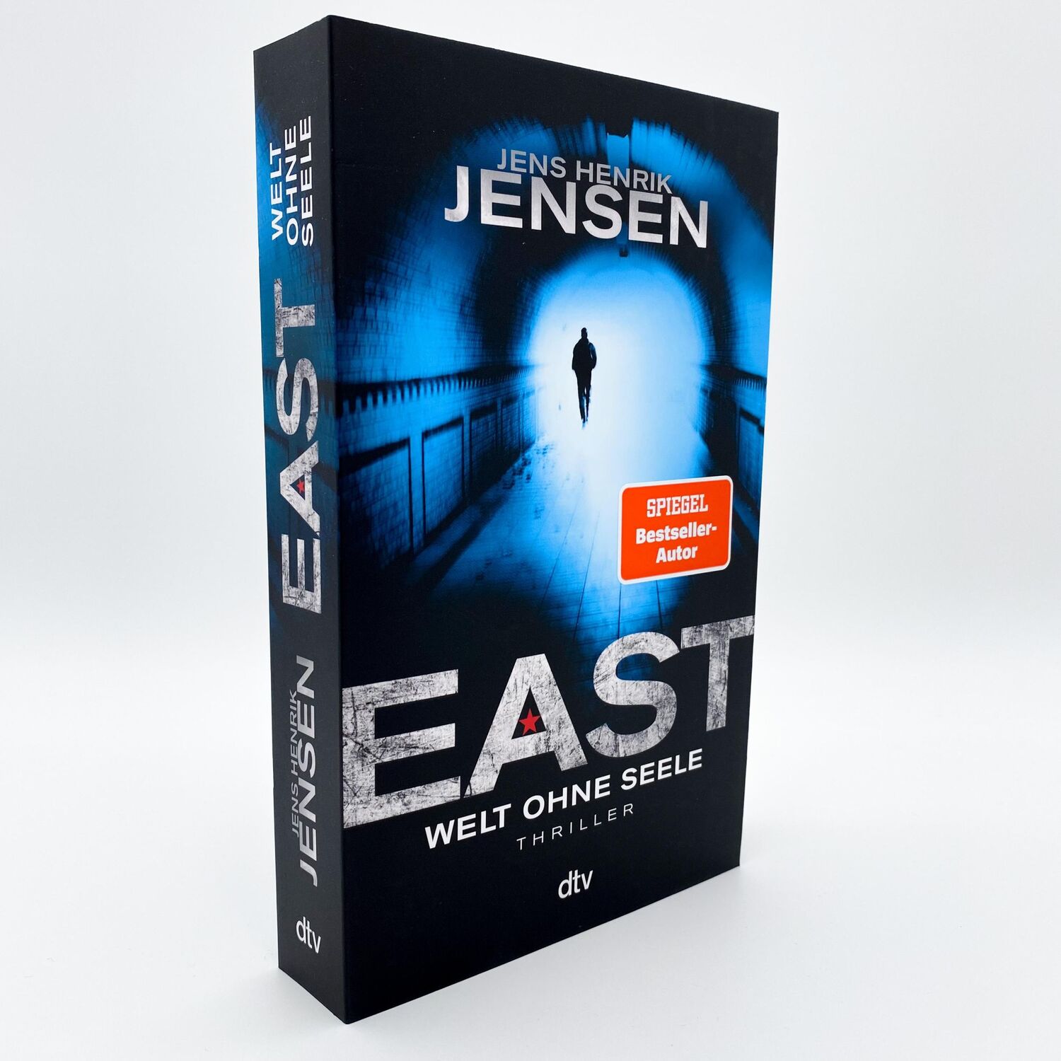 Bild: 9783423220248 | EAST. Welt ohne Seele | Jens Henrik Jensen | Taschenbuch | 384 S.