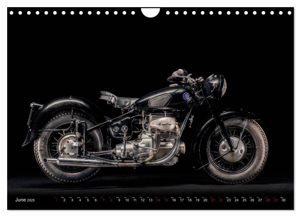 Bild: 9781325944323 | Motorcycle Legends (Wall Calendar 2025 DIN A4 landscape), CALVENDO...