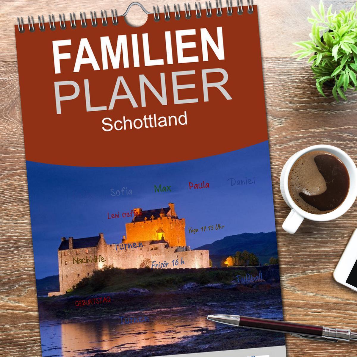 Bild: 9783457115374 | Familienplaner 2025 - Schottland mit 5 Spalten (Wandkalender, 21 x...