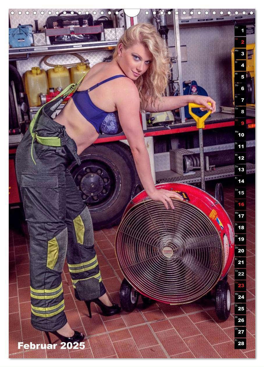 Bild: 9783457058268 | Feuerwehrkalender 2025 (Wandkalender 2025 DIN A3 hoch), CALVENDO...