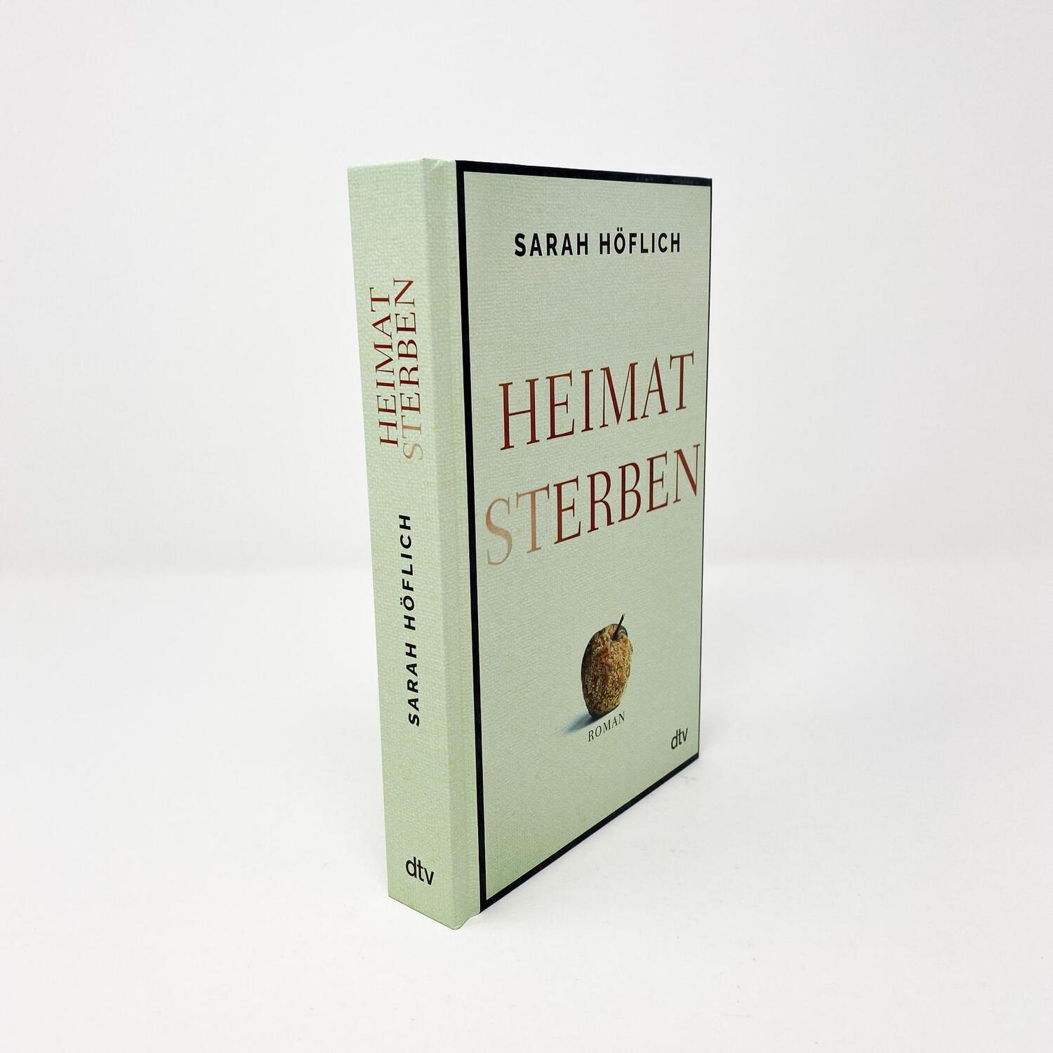 Bild: 9783423219709 | Heimatsterben | Roman | Sarah Höflich | Buch | 384 S. | Deutsch | 2021