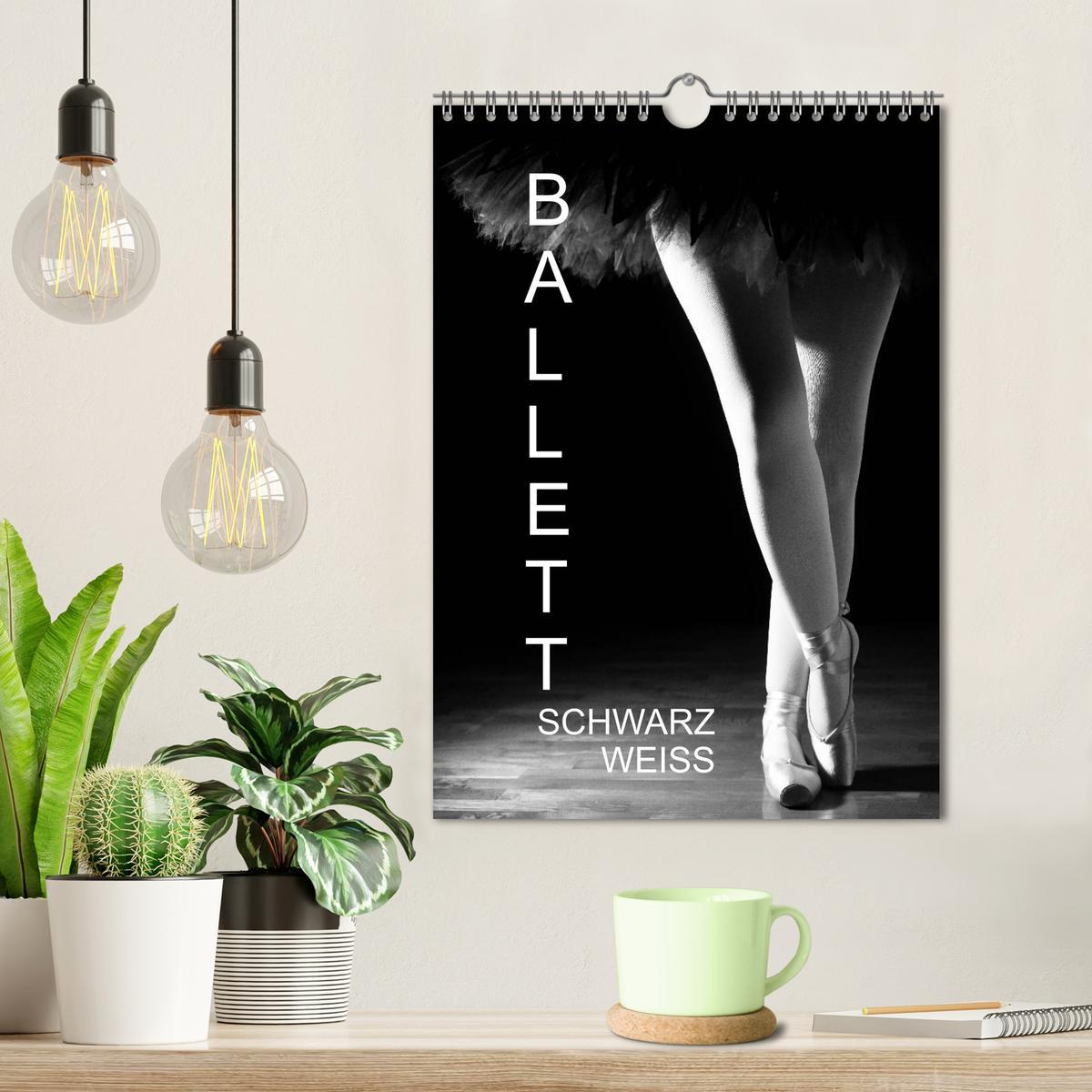 Bild: 9783457049884 | Ballett Schwarzweiss (Wandkalender 2025 DIN A4 hoch), CALVENDO...