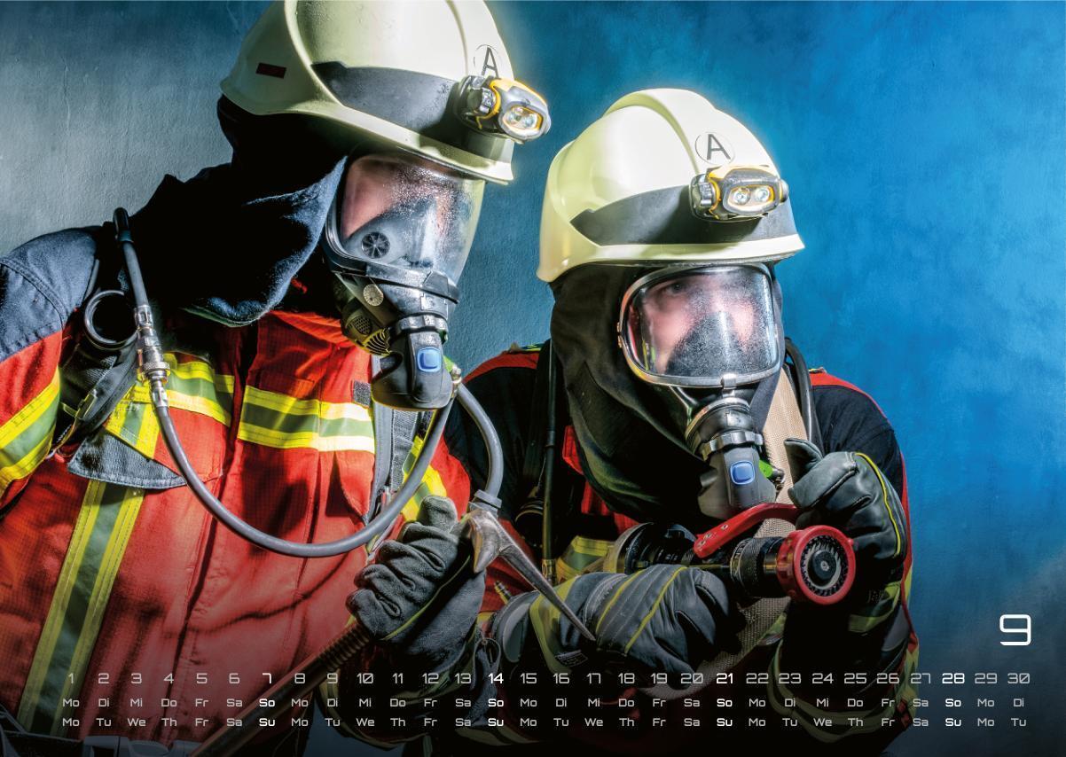 Bild: 9783986733995 | FIREFIGHTER - Retter in der Not - Feuerwehr - 2025 - Kalender DIN A3