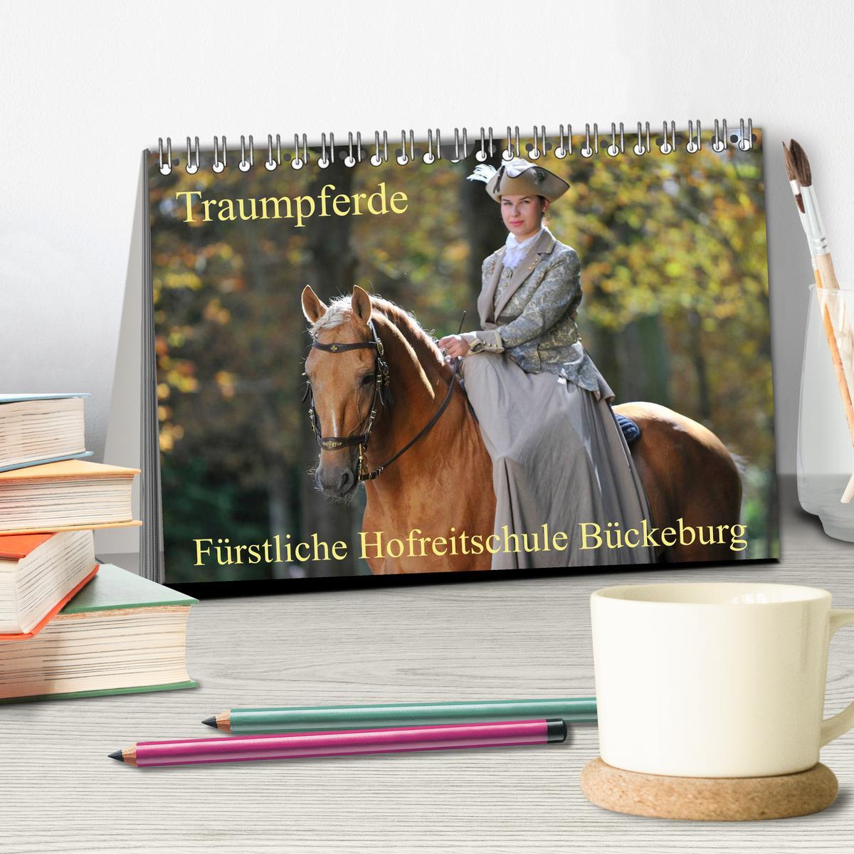 Bild: 9783435554997 | Traumpferde - Fürstliche Hofreitschule Bückeburg (Tischkalender...