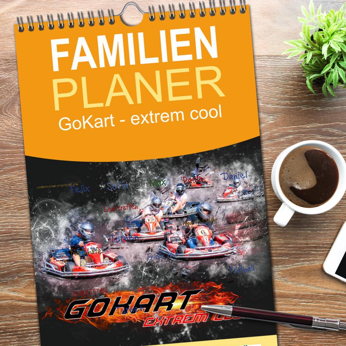 Bild: 9783457122754 | Familienplaner 2025 - GoKart - extrem cool mit 5 Spalten...