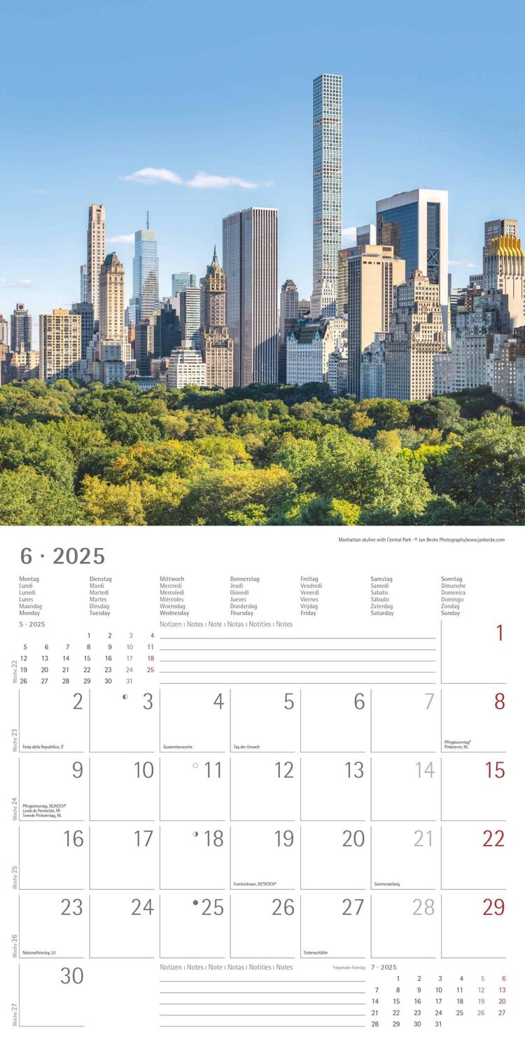 Bild: 4251732340933 | New York 2025 - Broschürenkalender 30x30 cm (30x60 geöffnet) -...