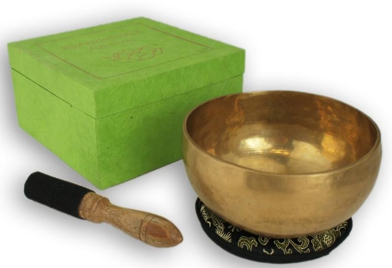 Bild: 4250396215229 | Klangschale in grüner Geschenkbox M mit Lotus-Box und Zubehör | Stück