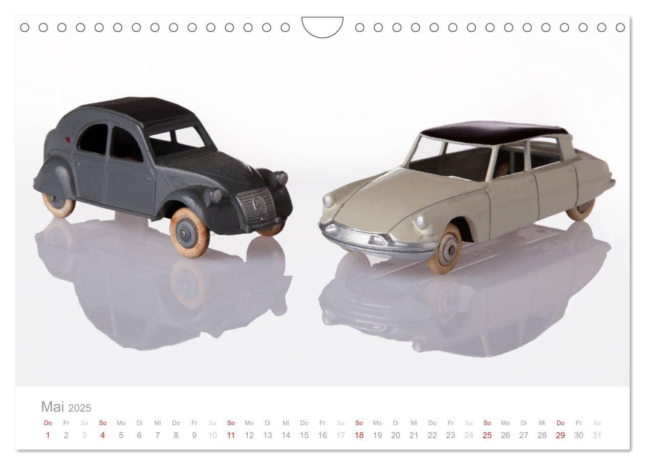 Bild: 9783435471041 | Dinky Toys Spielzeugautos (Wandkalender 2025 DIN A4 quer), CALVENDO...