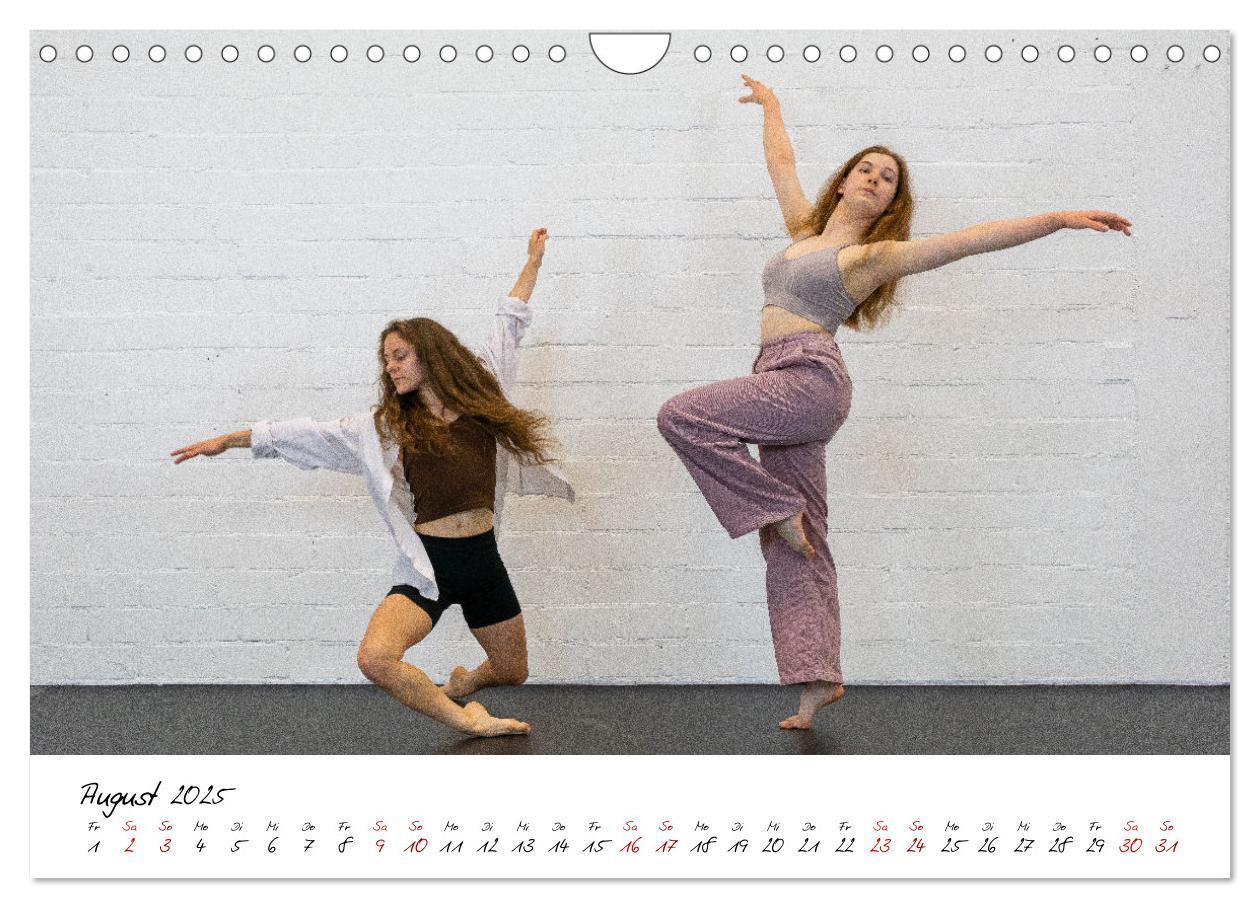 Bild: 9783383950391 | Dance Company eMotion (Wandkalender 2025 DIN A4 quer), CALVENDO...