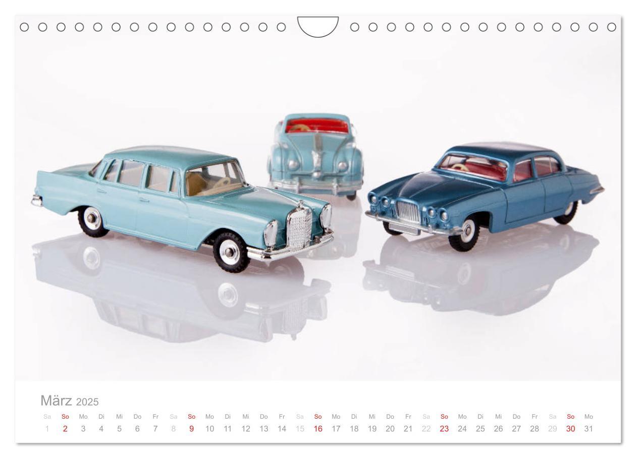 Bild: 9783435471041 | Dinky Toys Spielzeugautos (Wandkalender 2025 DIN A4 quer), CALVENDO...