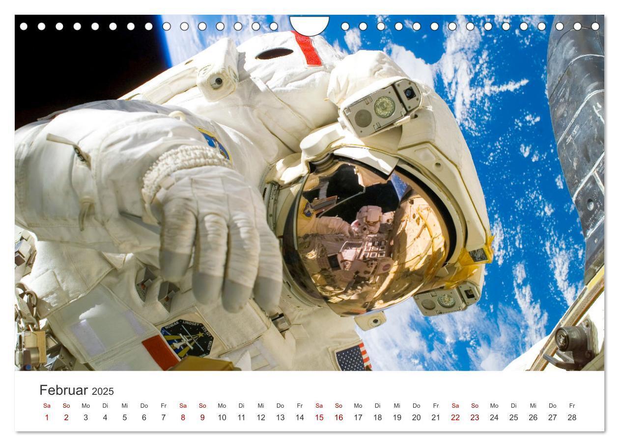 Bild: 9783457181812 | Astronauten - Menschen im Weltall (Wandkalender 2025 DIN A4 quer),...