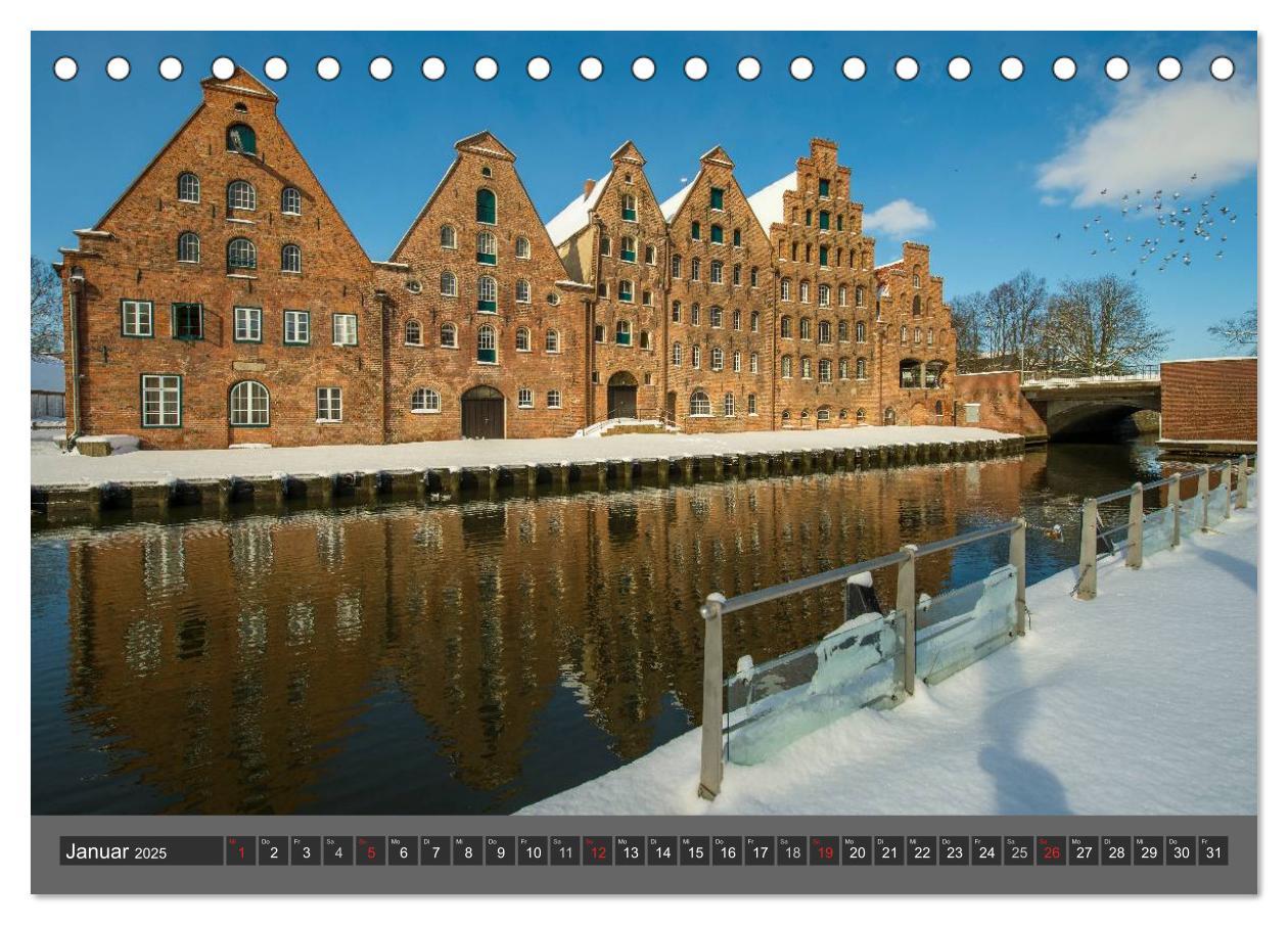 Bild: 9783435621996 | Die Hansestadt Lübeck (Tischkalender 2025 DIN A5 quer), CALVENDO...