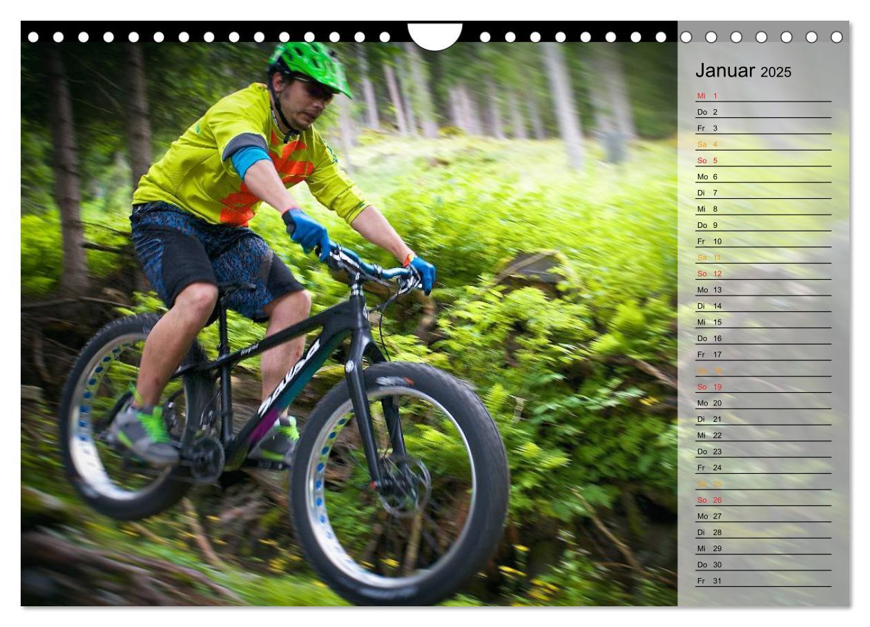 Bild: 9783435537396 | Downhill Moments (Wandkalender 2025 DIN A4 quer), CALVENDO...