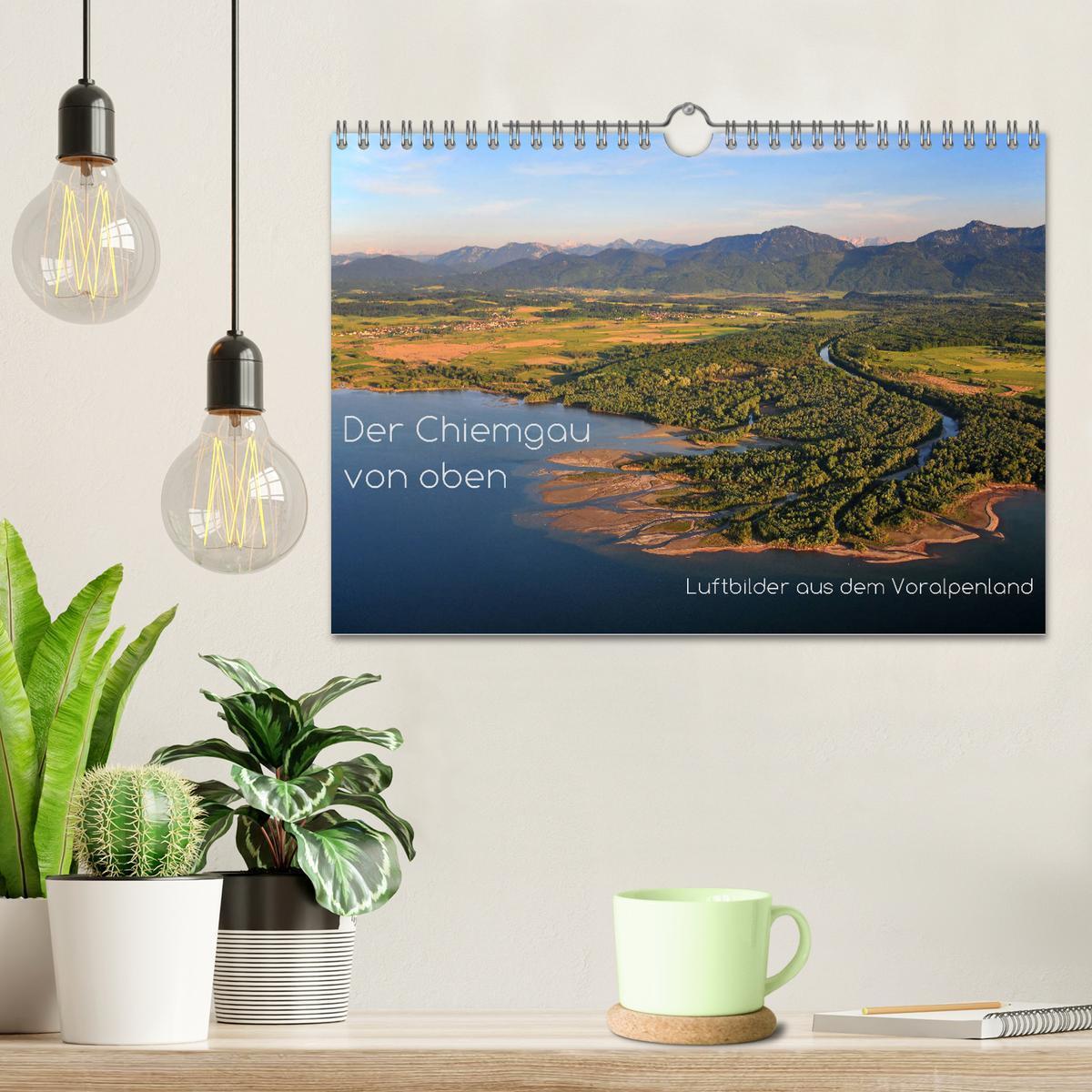 Bild: 9783435751334 | Der Chiemgau von oben (Wandkalender 2025 DIN A4 quer), CALVENDO...