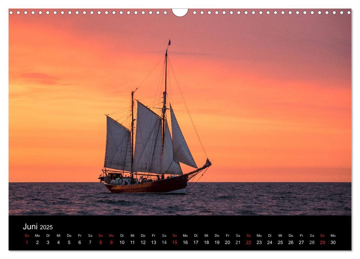 Bild: 9783435581436 | Windjammer auf der Ostsee im Abendlicht (Wandkalender 2025 DIN A3...