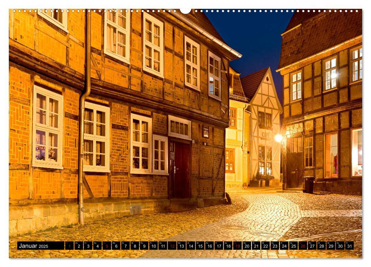 Bild: 9783435215164 | QUEDLINBURG FÜR NACHTSCHWÄRMER (Wandkalender 2025 DIN A2 quer),...