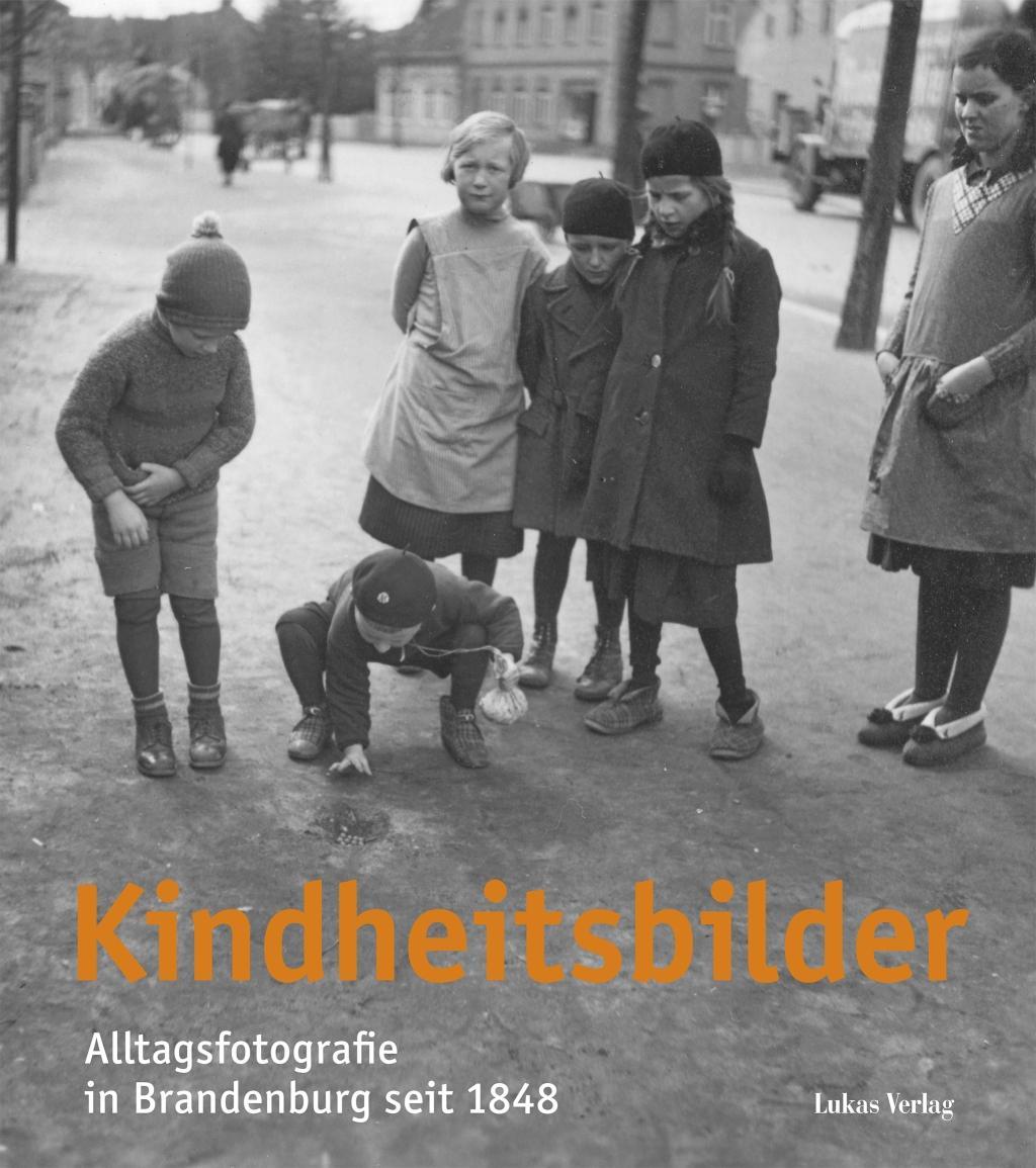 Cover: 9783867321495 | Kindheitsbilder | Alltagsfotografie in Brandenburg seit 1848 | Walther