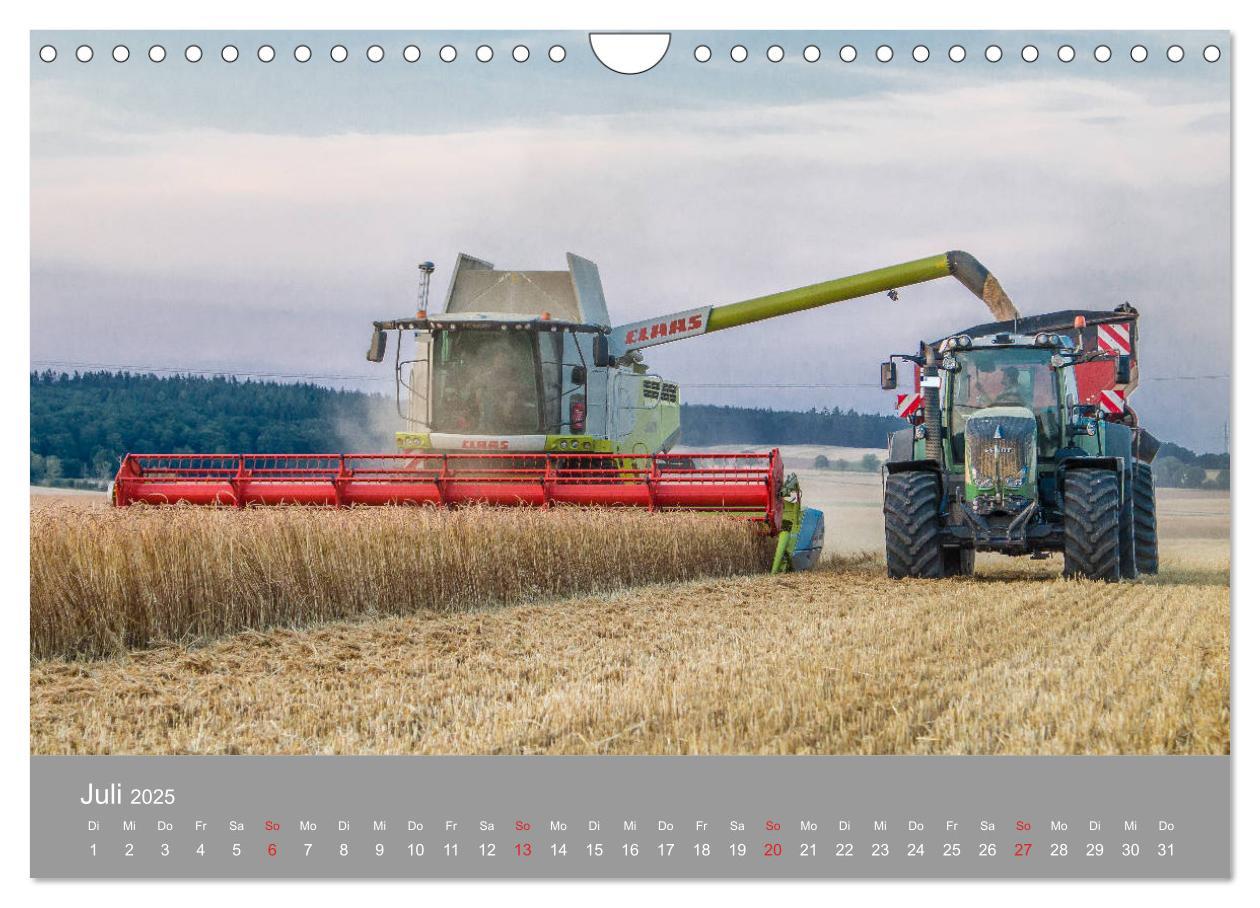 Bild: 9783435173983 | Landtechnik im Einsatz (Wandkalender 2025 DIN A4 quer), CALVENDO...