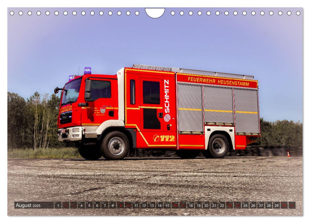 Bild: 9783383861611 | Feuerwehrfahrzeuge (Wandkalender 2025 DIN A4 quer), CALVENDO...