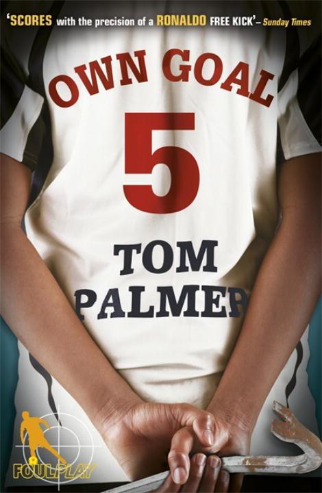 Cover: 9780141331195 | Foul Play: Own Goal | Tom Palmer | Taschenbuch | Englisch | 2011