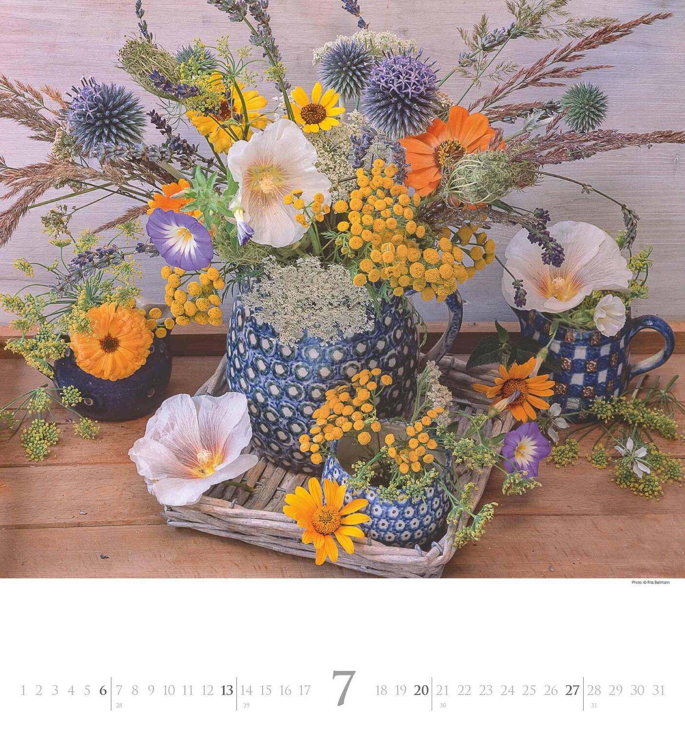 Bild: 4002725994226 | Bouquets 2025 - Foto-Kalender - Wand-Kalender - 45x48 -...